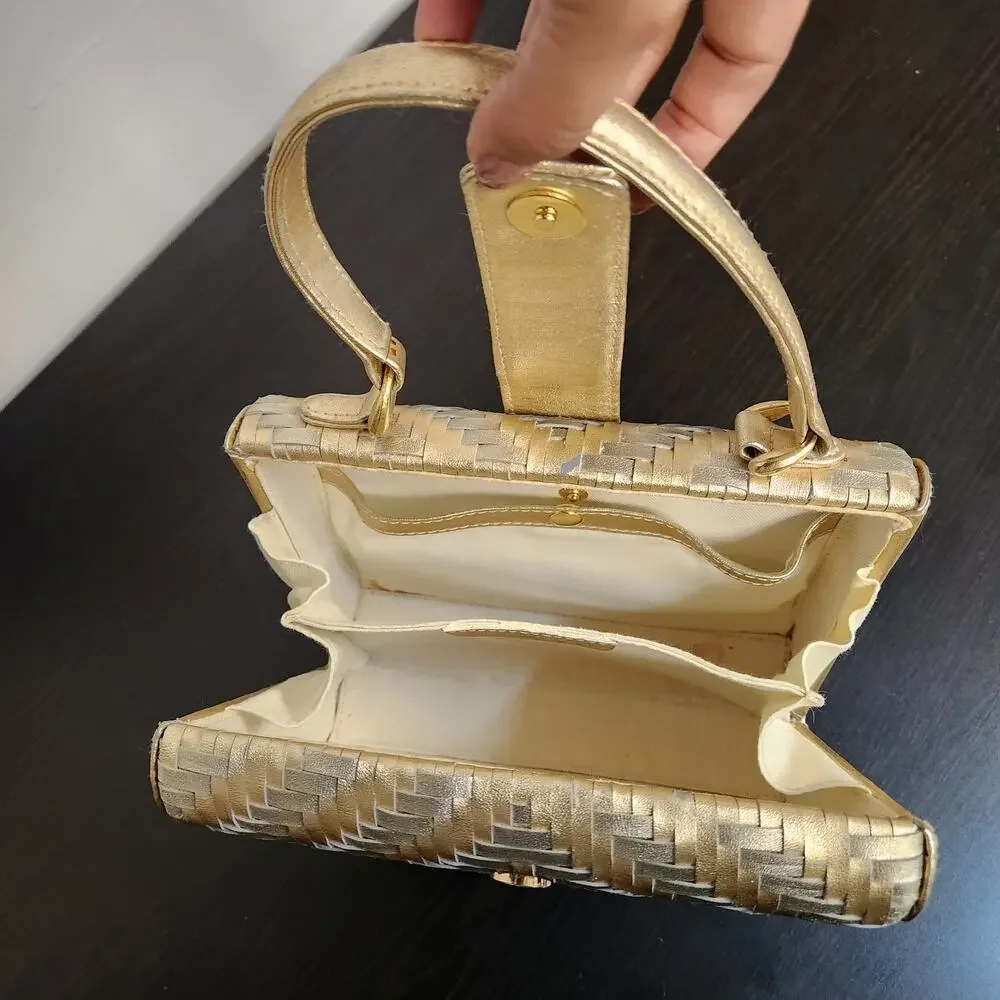 Gold Coast Gold/Metalic Woven Leather Design - Picture 9 of 10